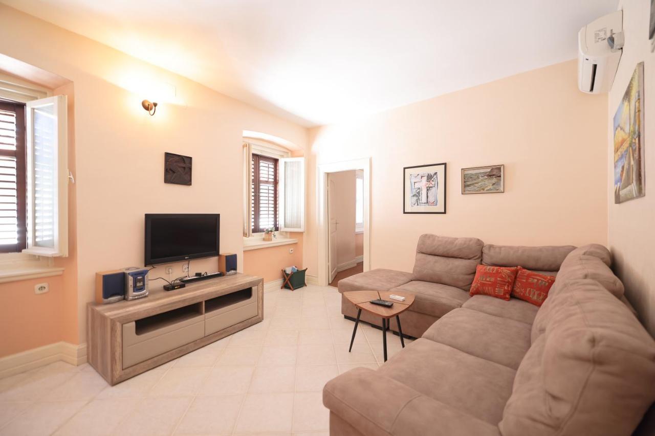 Two Bedroom Apartment In City Center Igor Zadar Exterior photo