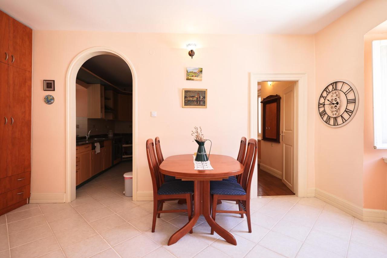 Two Bedroom Apartment In City Center Igor Zadar Exterior photo